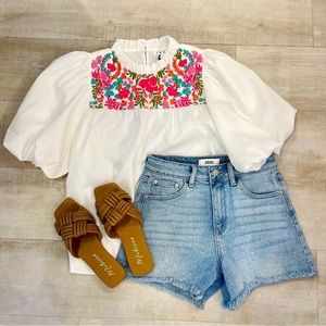Embroidered White Puff Sleeve Top Large